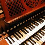 Varhany v kostele Povýšení sv. Kříže v Děčíně